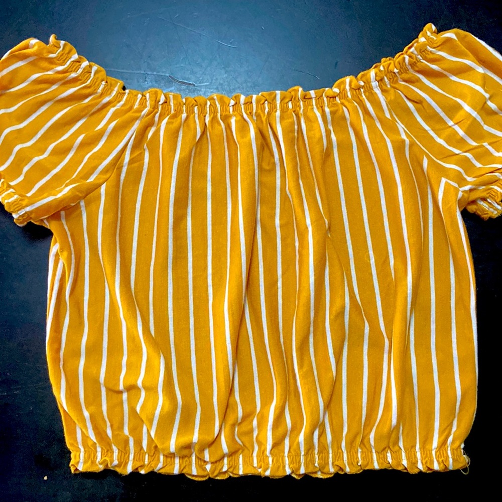 Womens crop top off shoulder shirt, from AE. Gently used